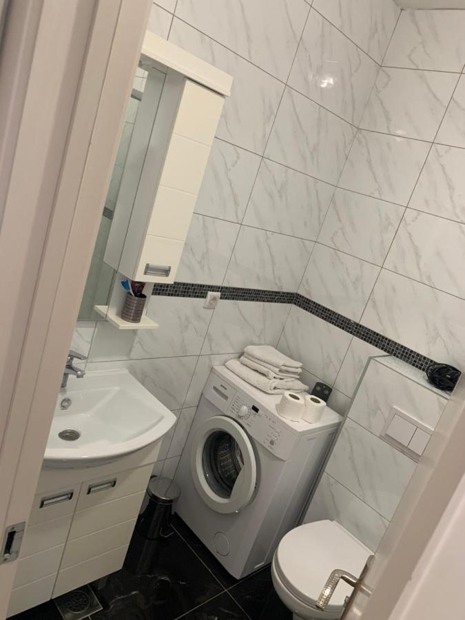Appartamento Stan Na Dan Bella Banja Luka Esterno foto